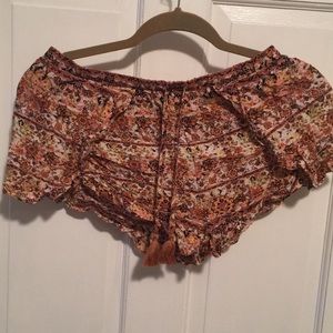 Pajama shorts with ruffle trim